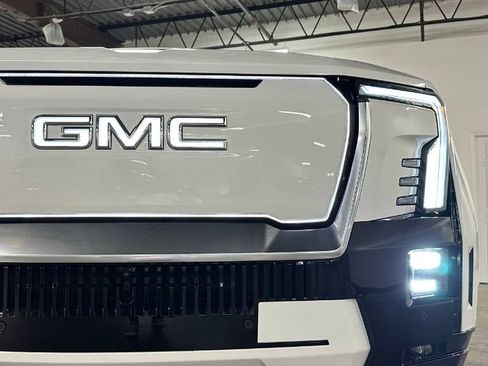Used 2025 GMC Sierra EV Denali AWD/4WD image 5