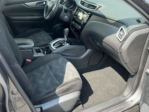 Used 2016 Nissan Rogue SV FWD image 9