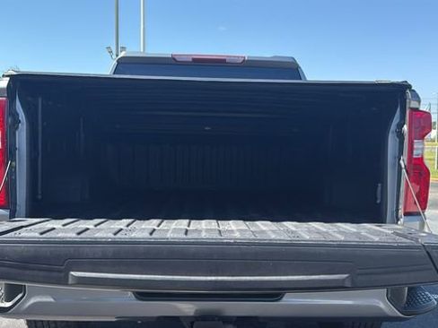Used 2021 Chevrolet Silverado 1500 Custom image 10