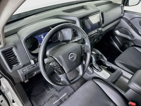 Used 2022 Nissan Frontier S w/ Technology Package RWD image 2