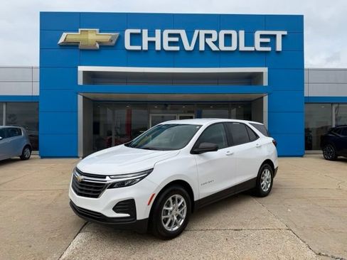 Used 2024 Chevrolet Equinox LS w/ LS Convenience Package FWD image 1