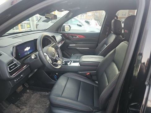 Used 2025 Chevrolet Traverse Z71 w/ Driver Confidence Package image 7