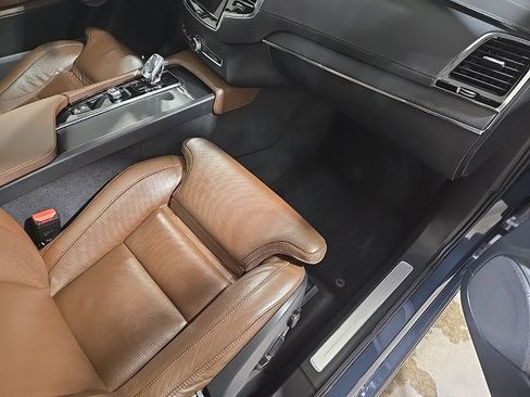 Used 2022 Volvo XC90 T8 Inscription image 21