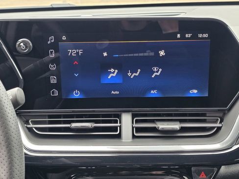 New 2026 Chevrolet Trax RS w/ Sunroof Package FWD image 14