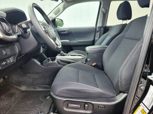 Used 2021 Toyota Tacoma SR5 w/ Trail Edition AWD/4WD image 16