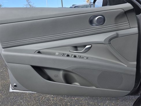 Certified 2025 Hyundai Elantra Sport image 16