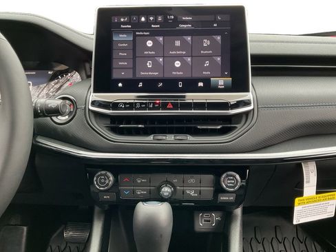 New 2026 Jeep Compass Latitude image 12