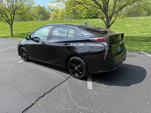 Used 2017 Toyota Prius Four Touring image 18