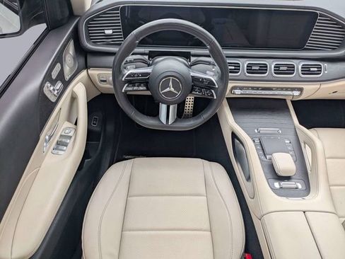 Used 2024 Mercedes-Benz GLS 450 4MATIC image 16