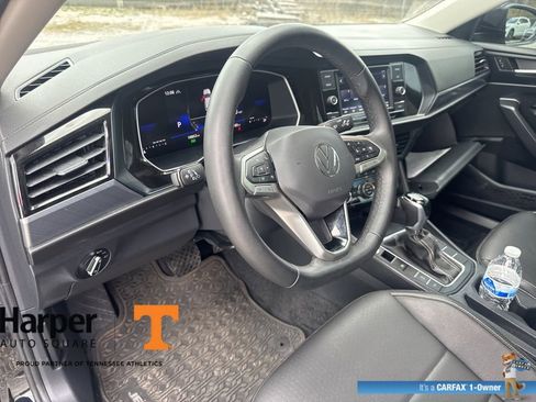 Used 2024 Volkswagen Jetta SE w/ Panoramic Sunroof Package image 14