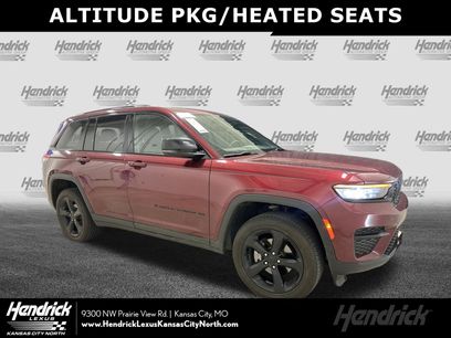 Used 2025 Jeep Grand Cherokee Altitude