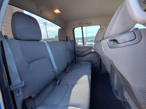 Used 2012 Nissan Frontier SV w/ SV Premium Utility Pkg RWD image 32
