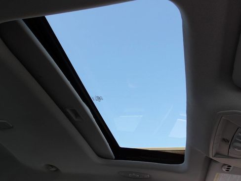 Used 2012 Ford Focus Titanium FWD image 6