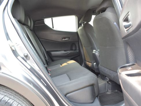 Used 2019 Toyota C-HR XLE FWD image 26