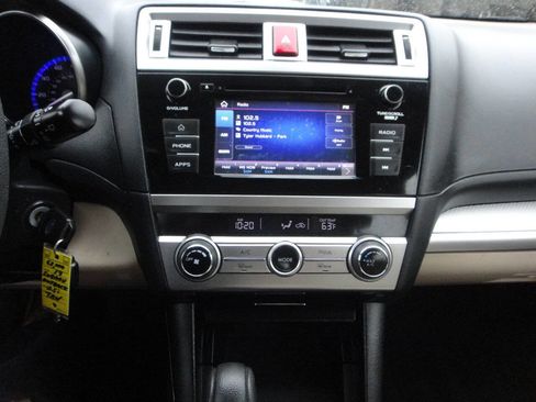 Used 2019 Subaru Outback 2.5i AWD/4WD image 8