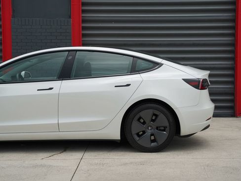 Used 2023 Tesla Model 3 Standard Range RWD image 11