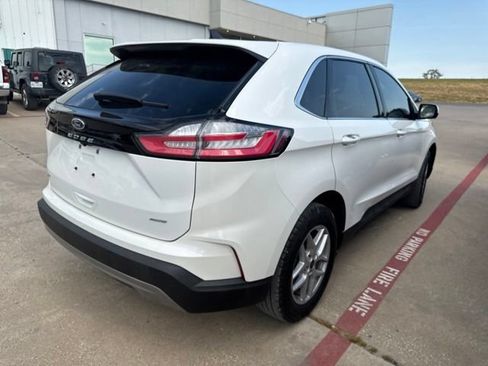 Used 2024 Ford Edge SEL w/ Convenience Package AWD/4WD image 3