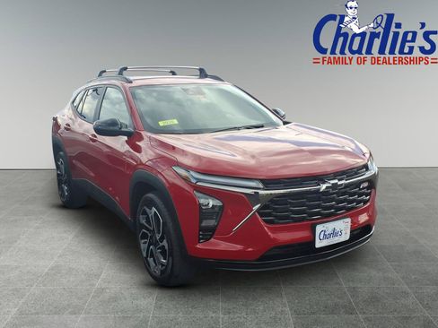Used 2026 Chevrolet Trax RS FWD image 3