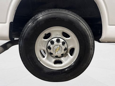 Used 2024 Chevrolet Express 2500 2500 image 44