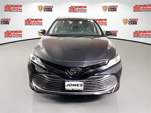 Certified 2020 Toyota Camry XLE image 14