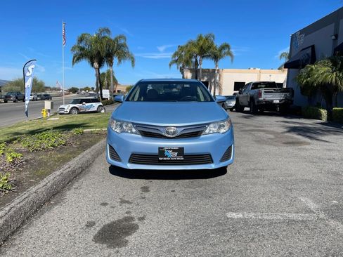 Used 2013 Toyota Camry LE image 2