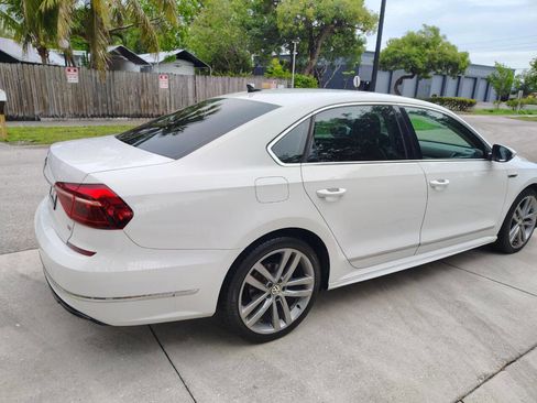 Used 2017 Volkswagen Passat 1.8T R-Line image 12