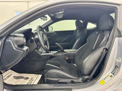 Used 2023 Toyota GR86 Premium w/ ALL Weather Mat Package (TMS) RWD image 10