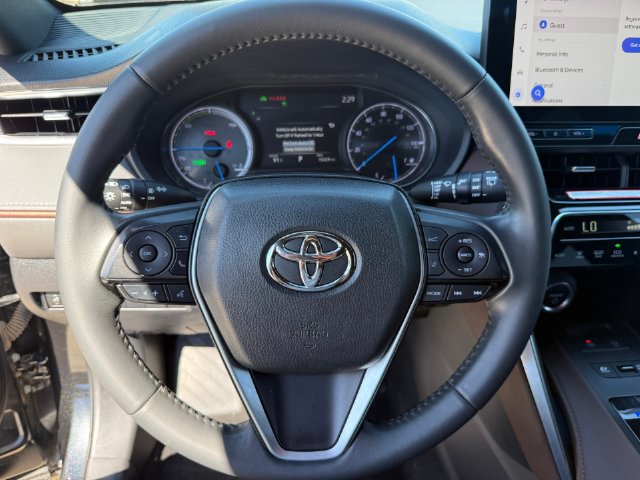 Used 2023 Toyota Venza XLE AWD/4WD image 15