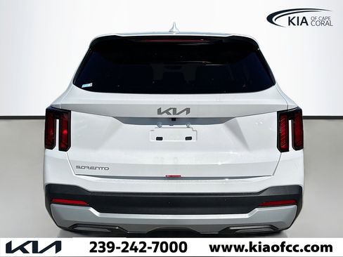 New 2026 Kia Sorento LX FWD image 5