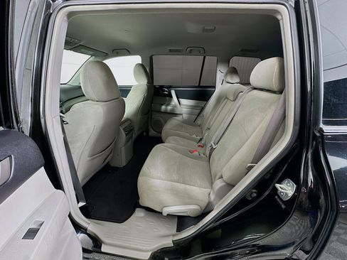 Used 2013 Toyota Highlander Plus image 26