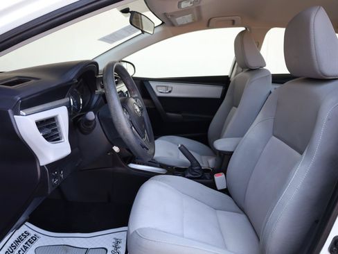 Used 2014 Toyota Corolla LE FWD image 18