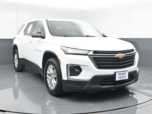 Used 2022 Chevrolet Traverse LS FWD image 1