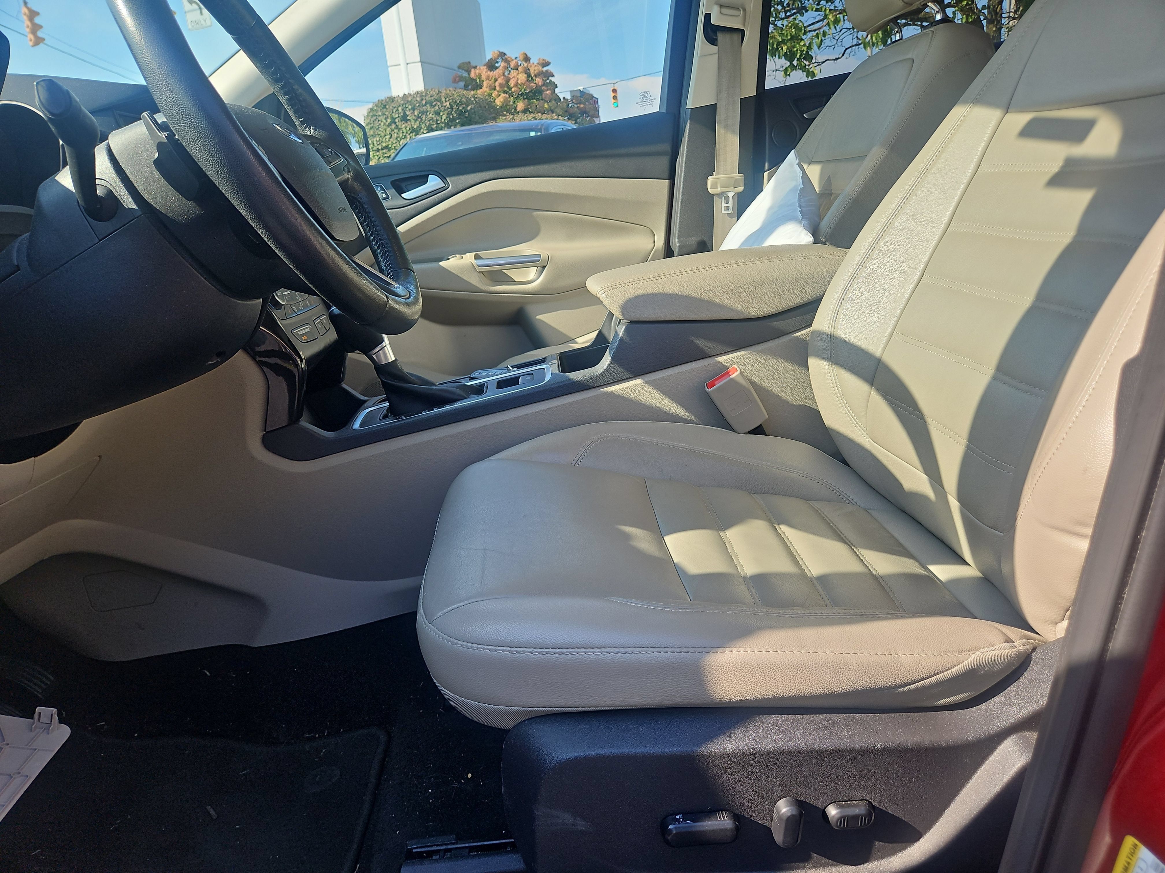 Used 2017 Ford Escape Titanium FWD image 2