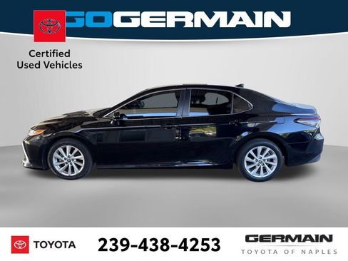 Used 2022 Toyota Camry LE image 3