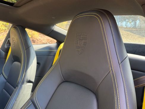 Used 2023 Porsche 911 Carrera 4S image 33