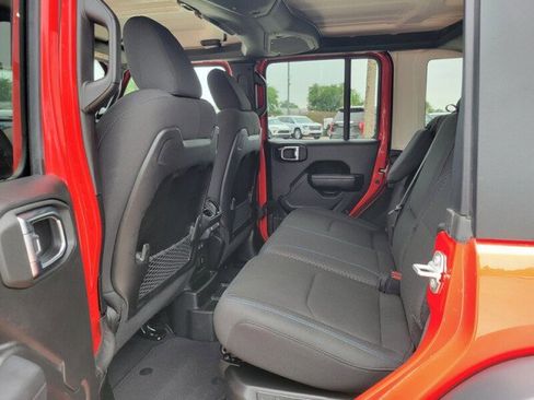 Used 2025 Jeep Wrangler Unlimited Rubicon 4xe w/ Safety Group AWD/4WD image 28