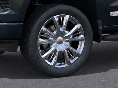 New 2026 Chevrolet Silverado 1500 High Country w/ High Country Premium Package AWD/4WD image 9