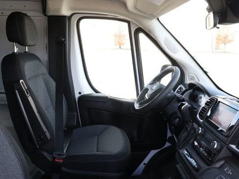 Used 2024 RAM ProMaster 2500 image 9