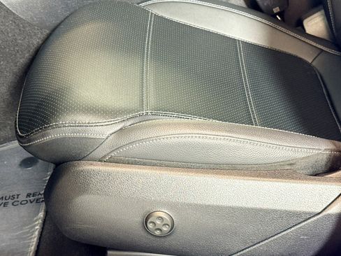 Used 2025 Mercedes-Benz GLC 300 image 18