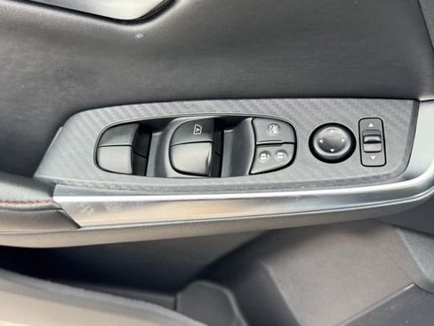 Used 2025 Nissan Sentra SR FWD image 9