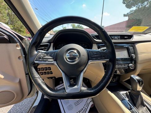 Used 2017 Nissan Rogue SL w/ SL Premium Package AWD/4WD image 17