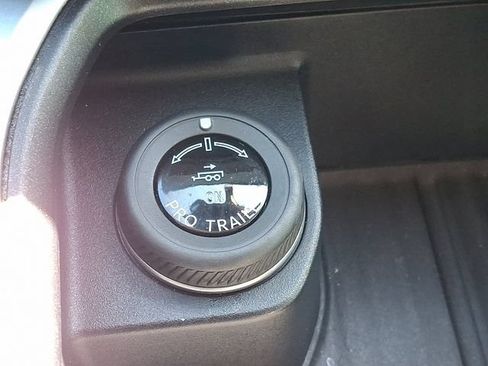 Used 2025 Ford Expedition Max Active AWD/4WD image 24