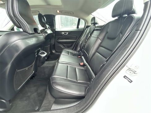 Used 2022 Volvo S60 B5 Inscription image 12