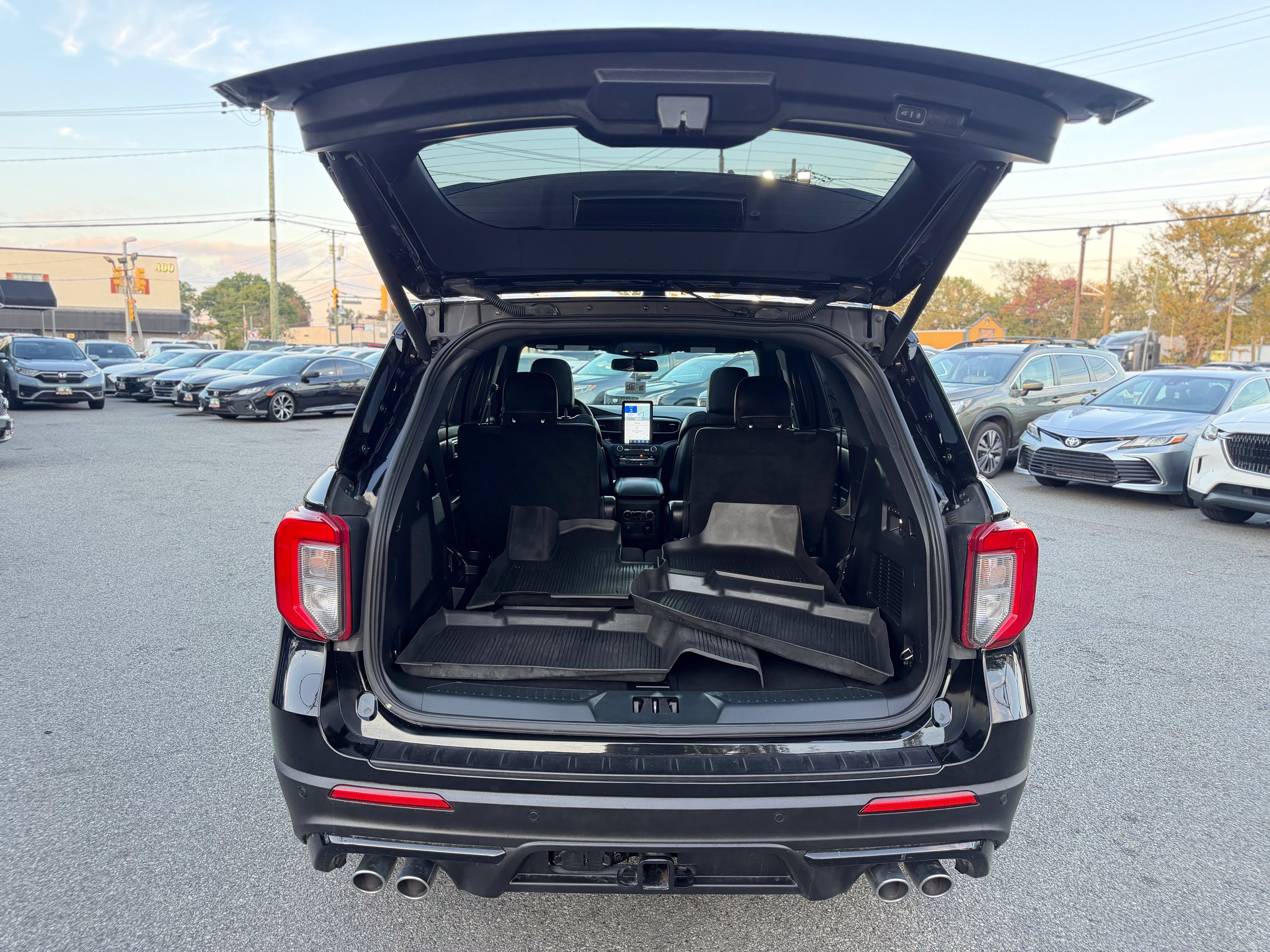 Used 2020 Ford Explorer ST w/ Premium Technology Package AWD/4WD image 9