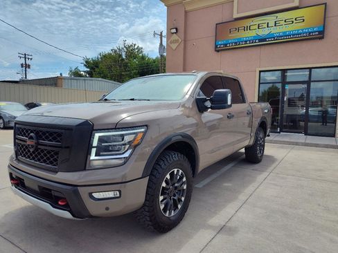 Used 2021 Nissan Titan PRO-4X w/ Pro-4x Convenience Package AWD/4WD image 9