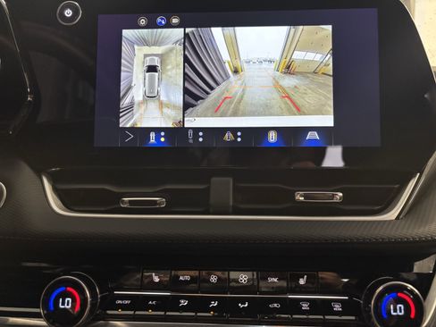 Used 2025 Chevrolet Equinox LT w/ Convenience Package II image 15