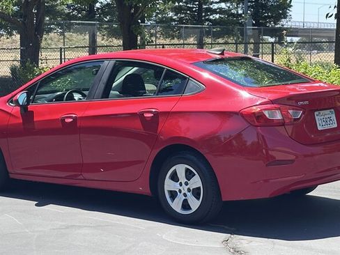 Used 2016 Chevrolet Cruze LS FWD image 4