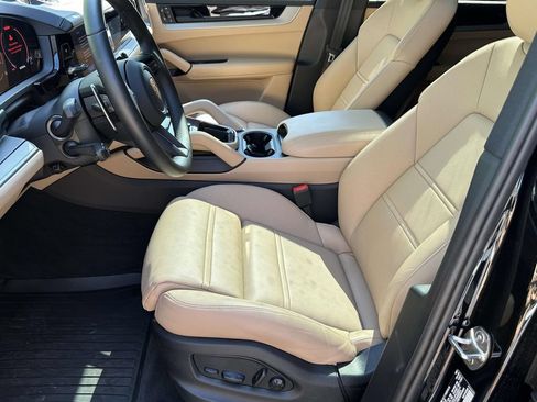 Certified 2026 Porsche Cayenne Coupe AWD/4WD image 12