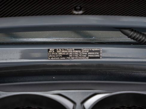 Used 2018 Porsche 911 GT3 RWD image 45