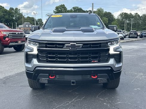 Used 2024 Chevrolet Silverado 1500 LT Trail Boss w/ LT Trail Boss Premium Package AWD/4WD image 2